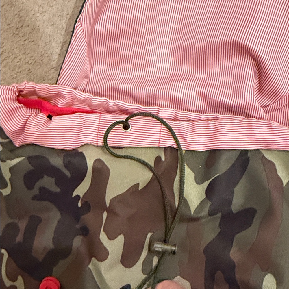Herschel Supply Company Camo and Navy Backpack with Red Accents NEW - Picture 7 of 12